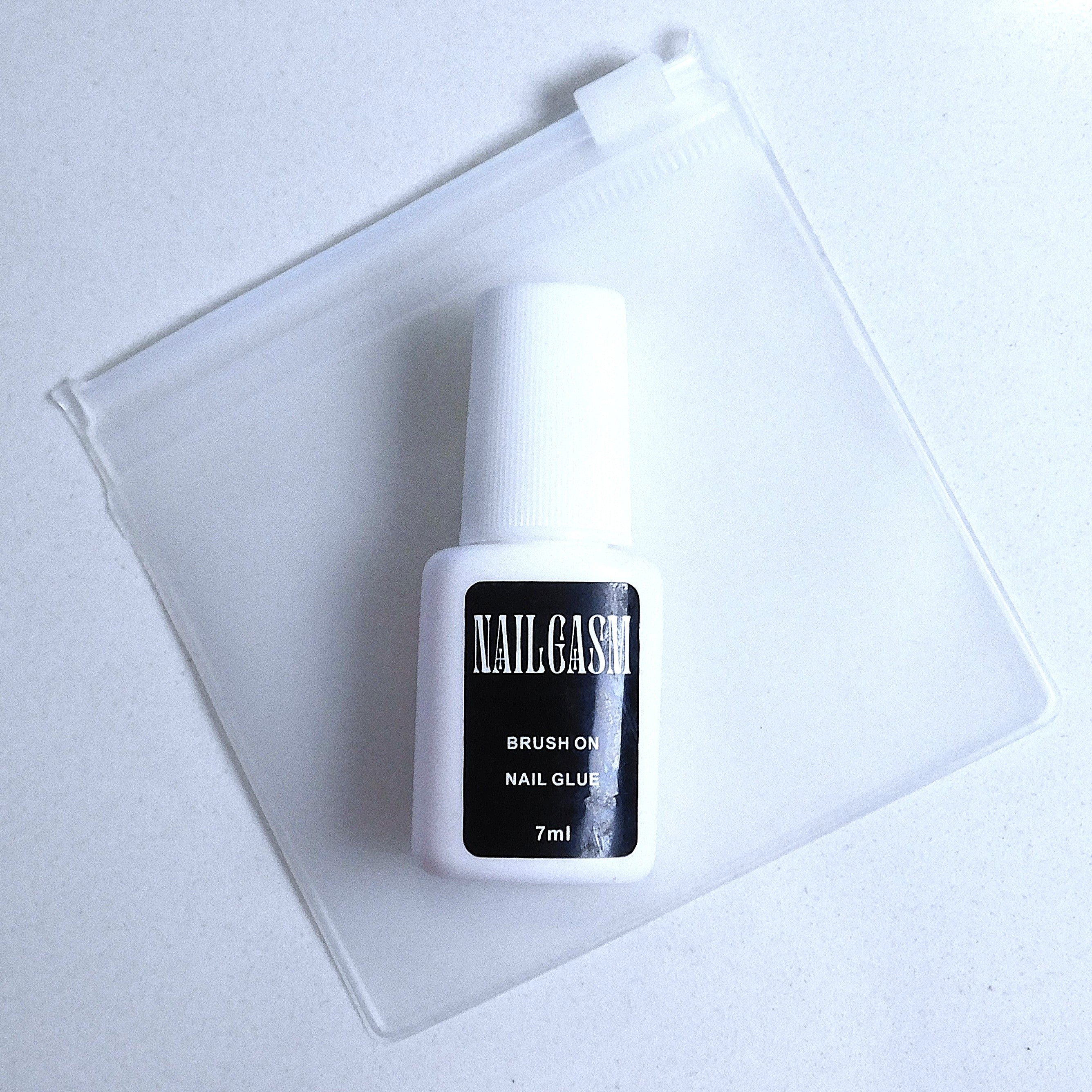 EXTRA STRONG BRUSH-ON NAIL GLUE